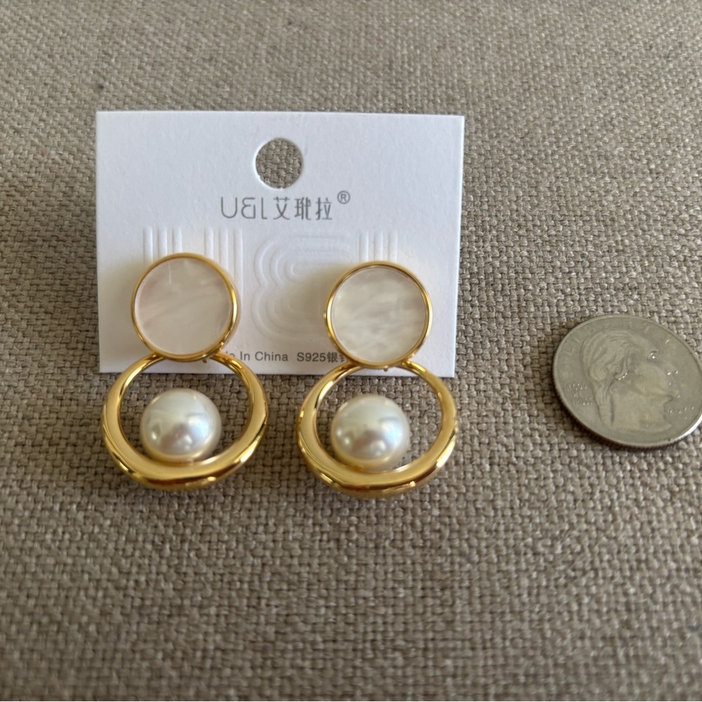 Gold and Pearl Earrings by